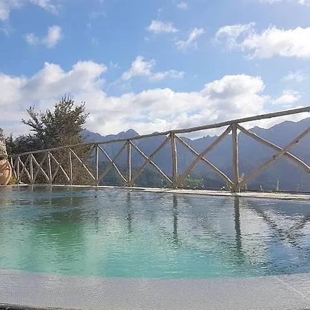 Sleeps 5 Pool Air Con Wifi Apartment *
