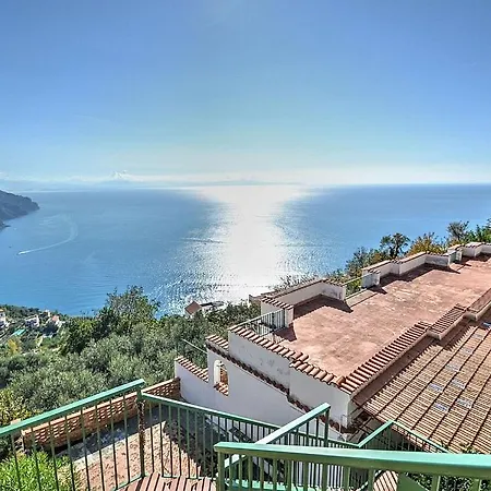 Sleeps 5 Pool Air Con Wifi Ravello