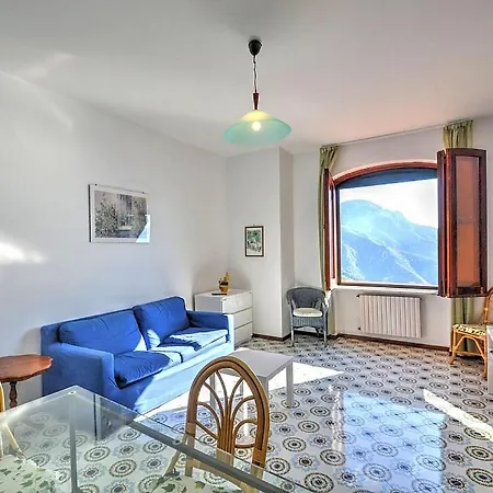 Sleeps 5 Pool Air Con Wifi