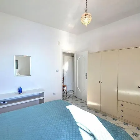 Sleeps 5 Pool Air Con Wifi